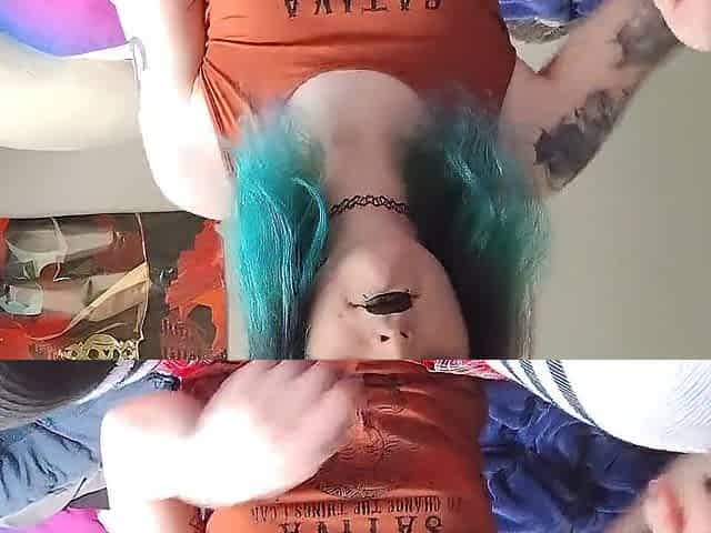 Gothic Vixen Destroys Her Aperture for Your Entertainment