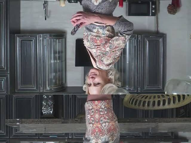 Skinny mature woman Artemia uses glass dildo for teasing her twat