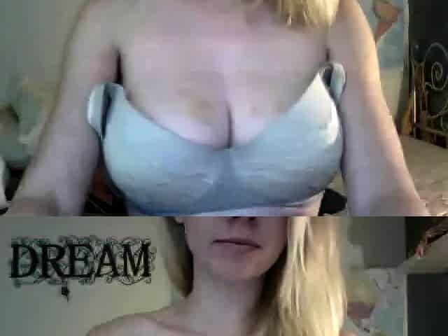 Busty Blonde /w Big Ass Bating & Scratching