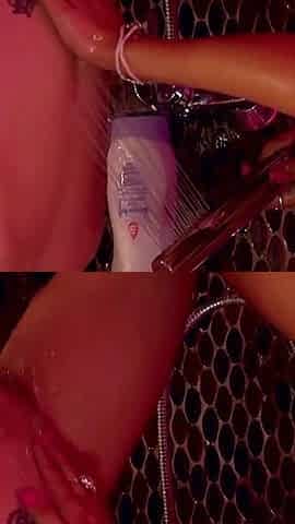 Two hot and pretty lesbians does pussy licking and fucking