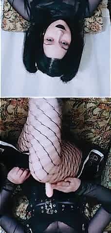 Gothic beauty with Belt-on shows u who's boss