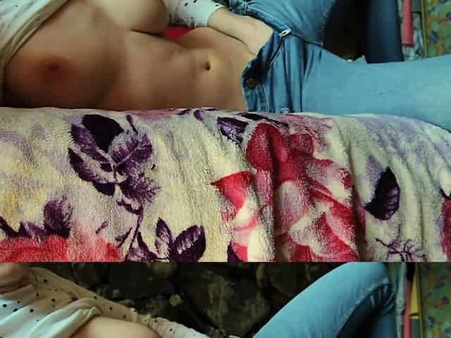 Hot amateur webcam teen masturbates for their fans
