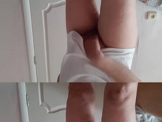 I masturbate my swollen love button previous to plan to the shower