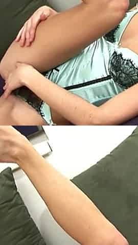 Blonde Babe Fingers Herself to Ecstasy