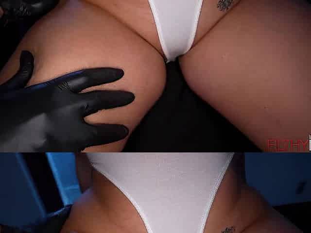 Vivian Taylor Brings her Large Melons And Butt For A Massage