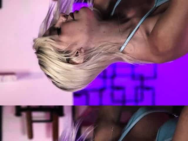 Horny masseuse licks the juicy pussy of customer