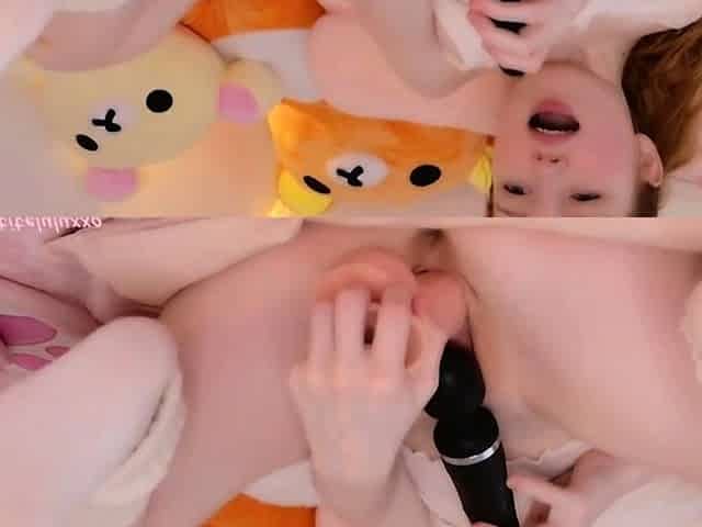 petitelulux huge dildo play 1