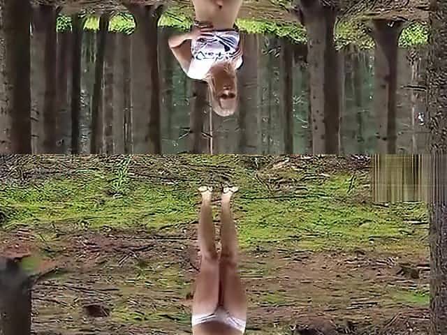 Slutty czech teenie gapes her spread twat to the extreme