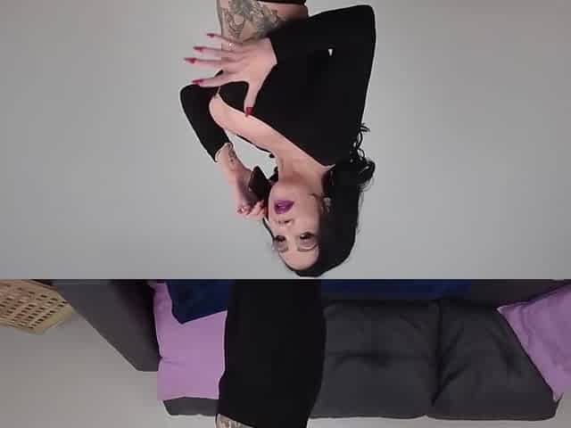Nicole Dupapillon In Sexy Sweaty Feet And Socks