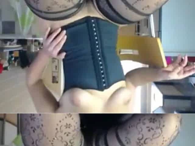 Sexydea Masturbating on Webcam
