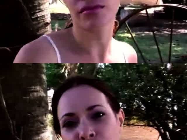 Lesbo nina striptease