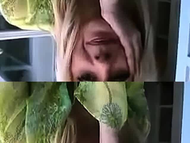 Deutsche blonde MILF ffnet das berraschungspaket