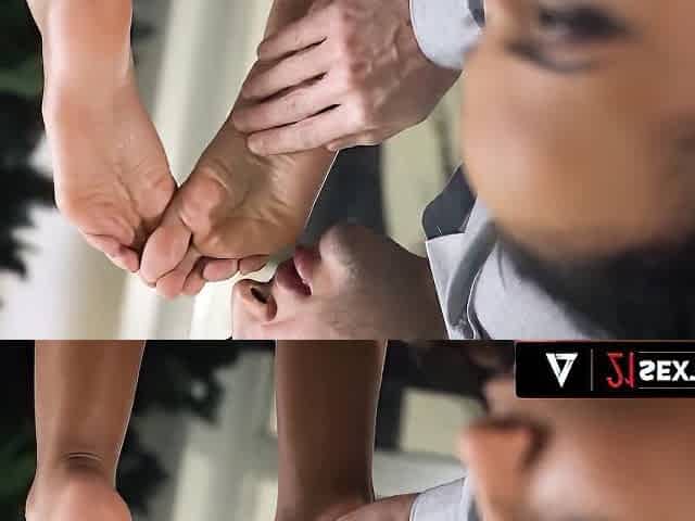Hot Ebony Romy Indy Gets Her Feet Fucked During Hot Sex