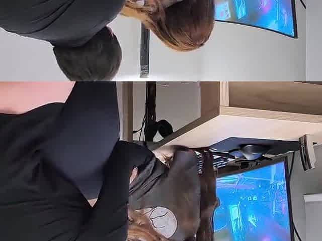 Ideal Butt Blond Giving a Oral-job