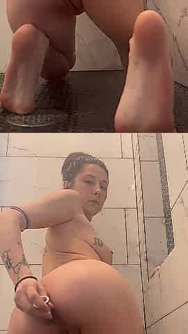 Riding my large sextoy in the shower