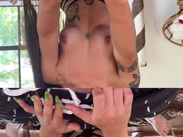 My Friend Fucks Me in His Room, I Like to Break My Ass