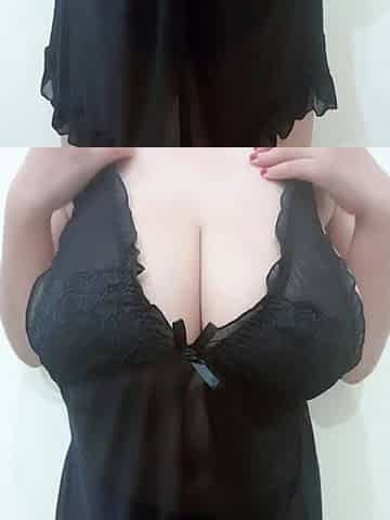 Big boobs milf masturbates with her dildo