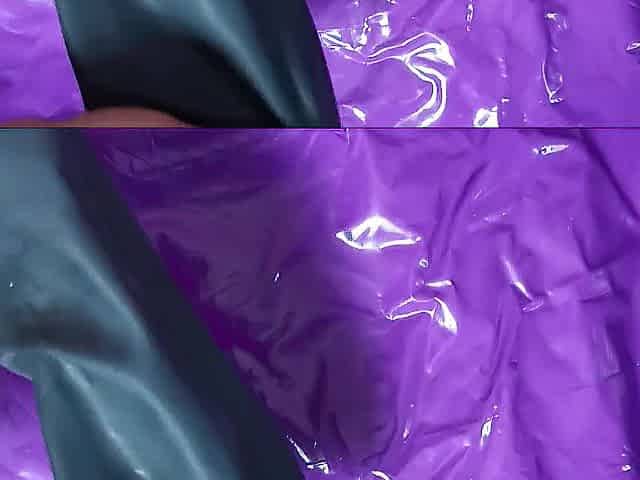 Putting on lengthy Latex opera gloves