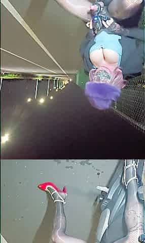 Lascivious Kitten live on CAM4, following the audience's instructions until spunk fountain .9. (@09:00)