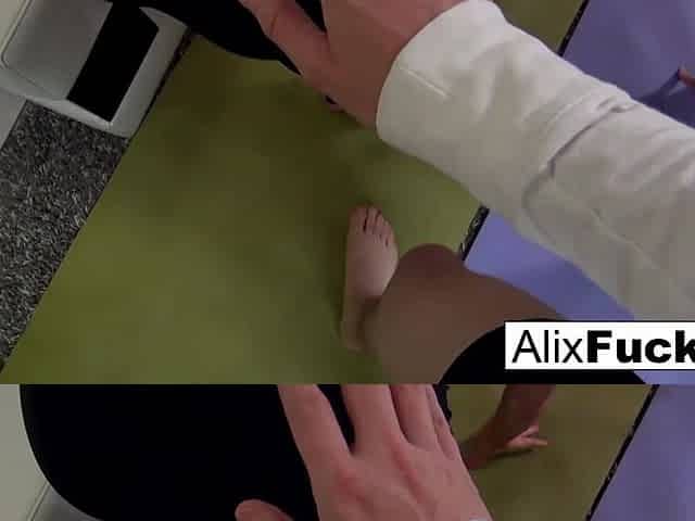 Alix Lynx : Yoga lesbians fuck each other while the cameraman fingers them!