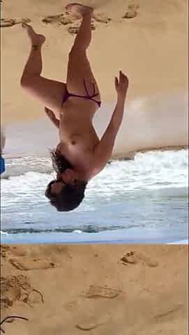 Play At the Naked Beach - Sinn Sage