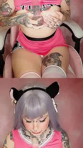 Your Hot Gamer Girlfriend Misses You