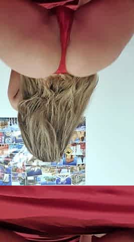 Big boob brunette masturbates on webcam