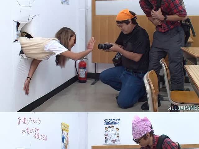 Both sides of Aika's sexy body are getting just what they deserve
