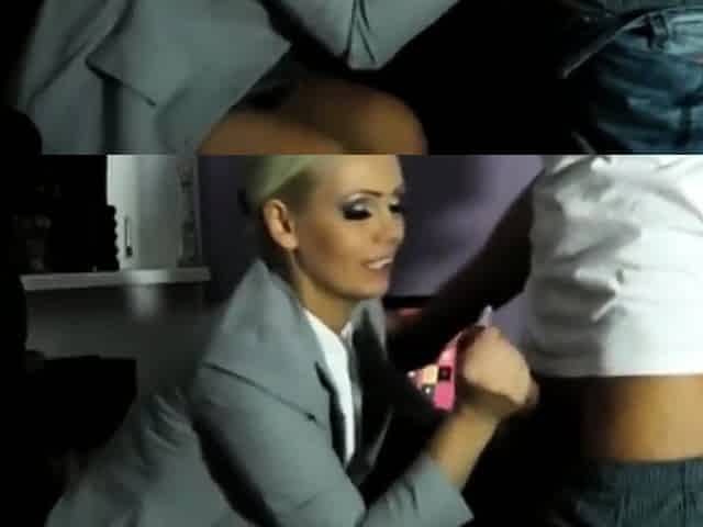 Blonde Sekretrin mit groen Titten gibt ihrem Chef einen Cr