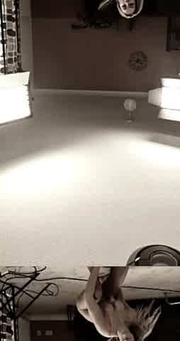 Amateur blonde babe masturbates on cam