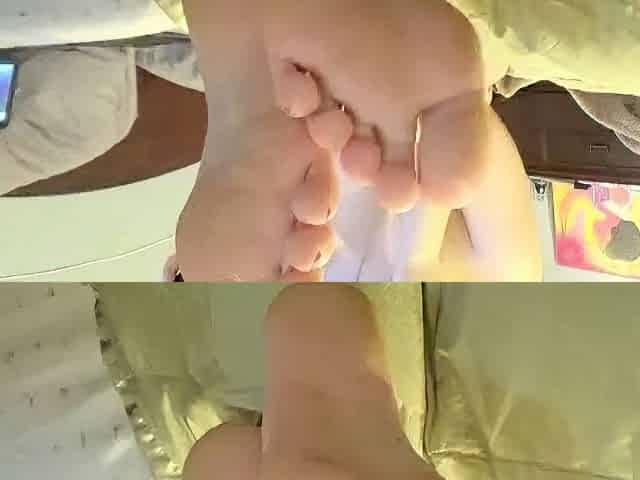 CurvyElvishGirl - Bare feet at my PC Voyeur nude