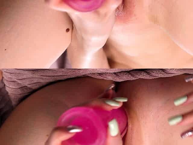 Blonde solo toying