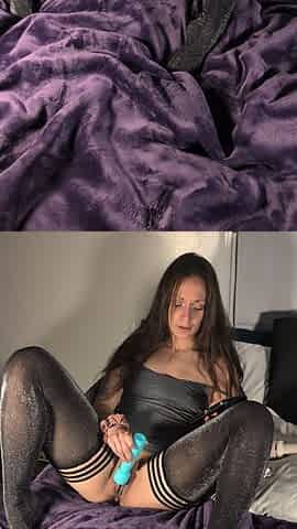 Slut Muffin Gets Caught in Solo Masturbastion - Squirtshow
