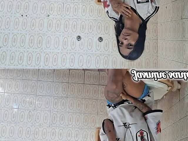 Giving booty hidden in the bath