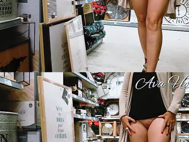 Shopping Bottomless - Public Twat Flashing