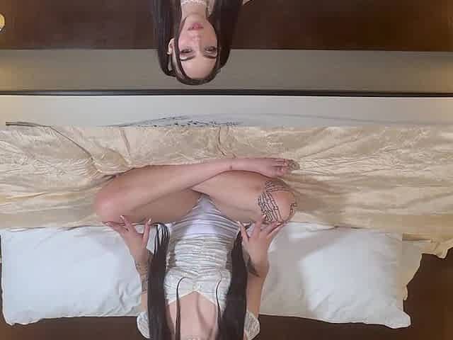 20 Year Old Scarlett Rosewood's First Foot Fetish Scene!