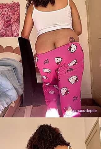 Shy Gassy Girlfriend Showing Buttcrack While Farting First Time Farting in Front of Boyfriend
