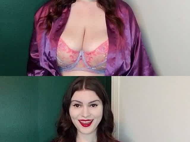 Big boob brunette masturbates on webcam
