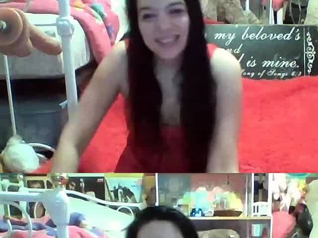 Brunette Solo Webcam Masturbation