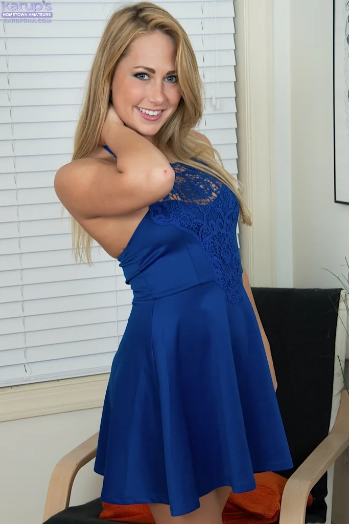 Carter Cruise, thiếu nữ tóc vàng mông to, sướng điên cuồng tự sướng