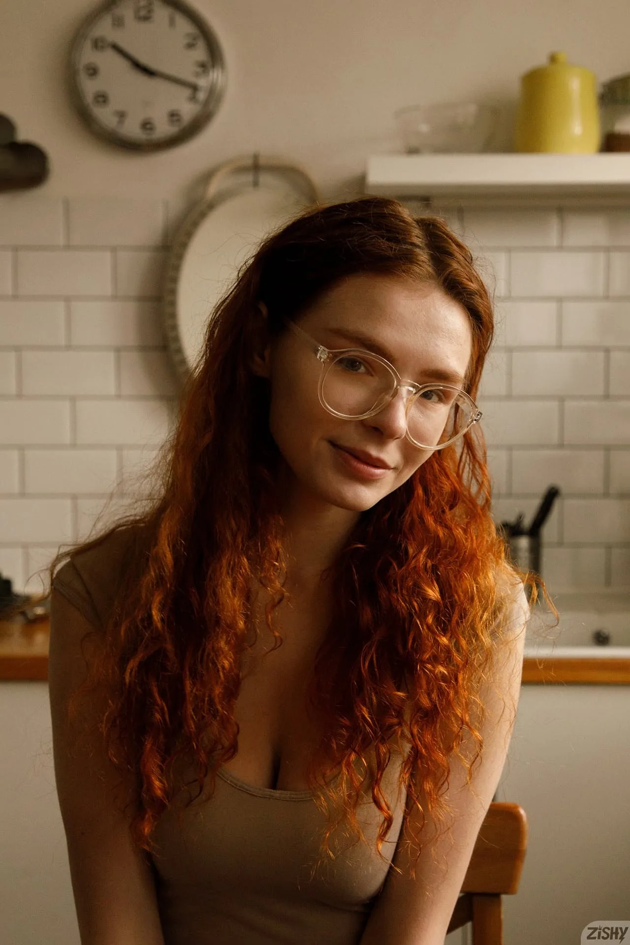 火辣红发素人美女Kari Pitinova 脱衣挑逗大胸