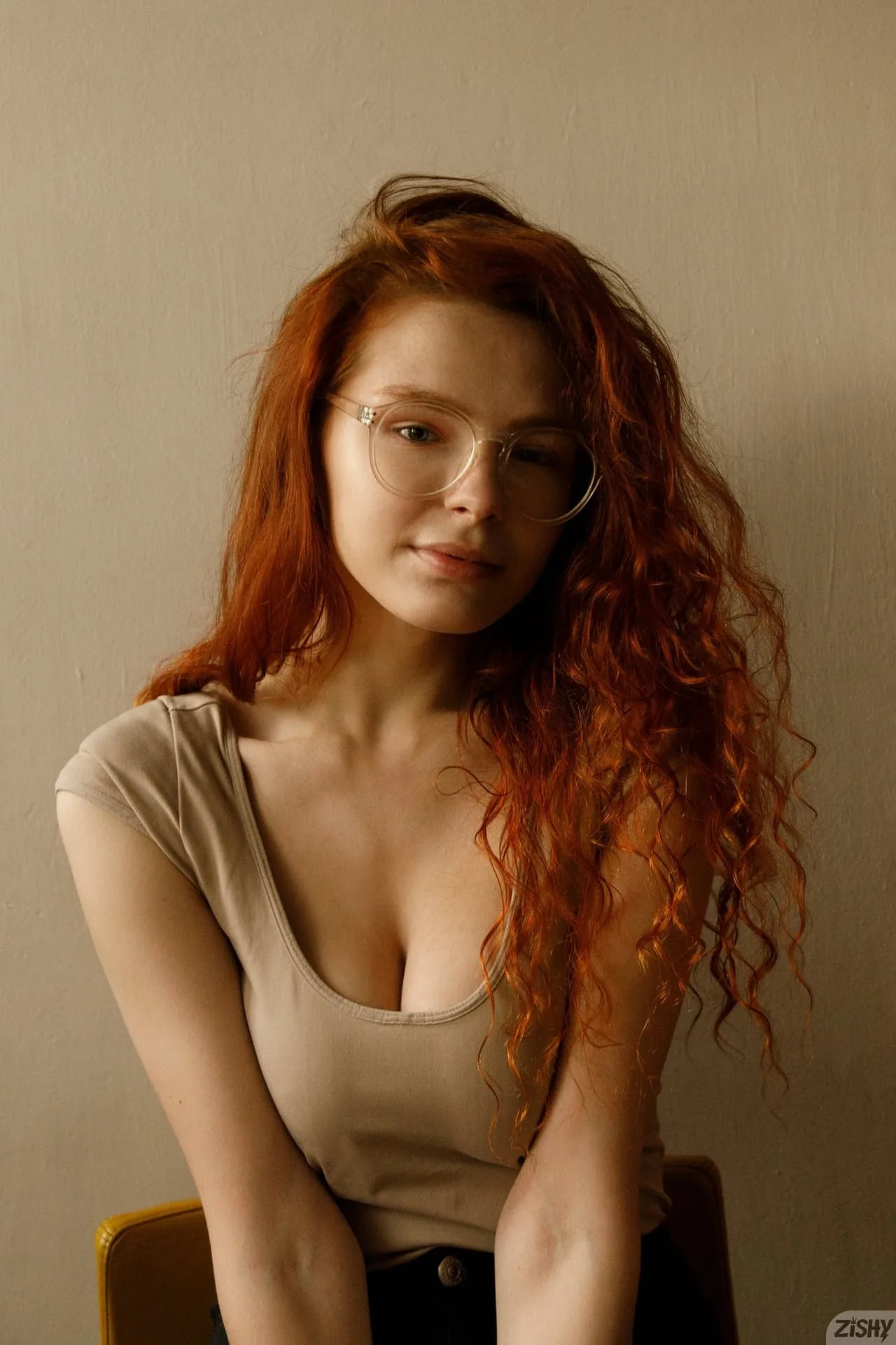 火辣红发素人美女Kari Pitinova 脱衣挑逗大胸 2