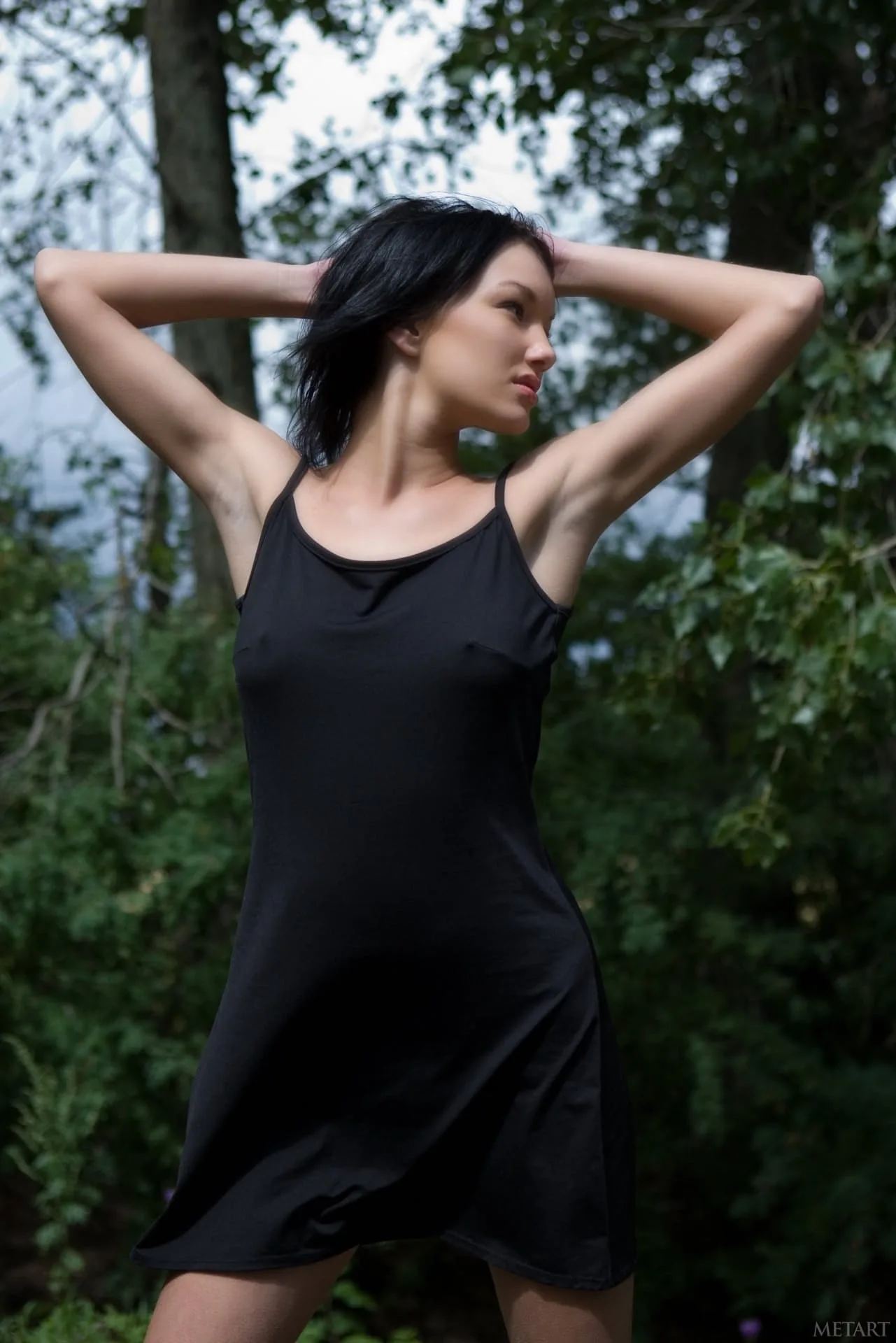 性感美女Loreen A展现中杯美胸与翘唇诱惑 18