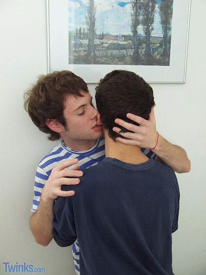 Explore: Kinky gay friends Benjamin L and Luciano A kiss and fuck on a bed
