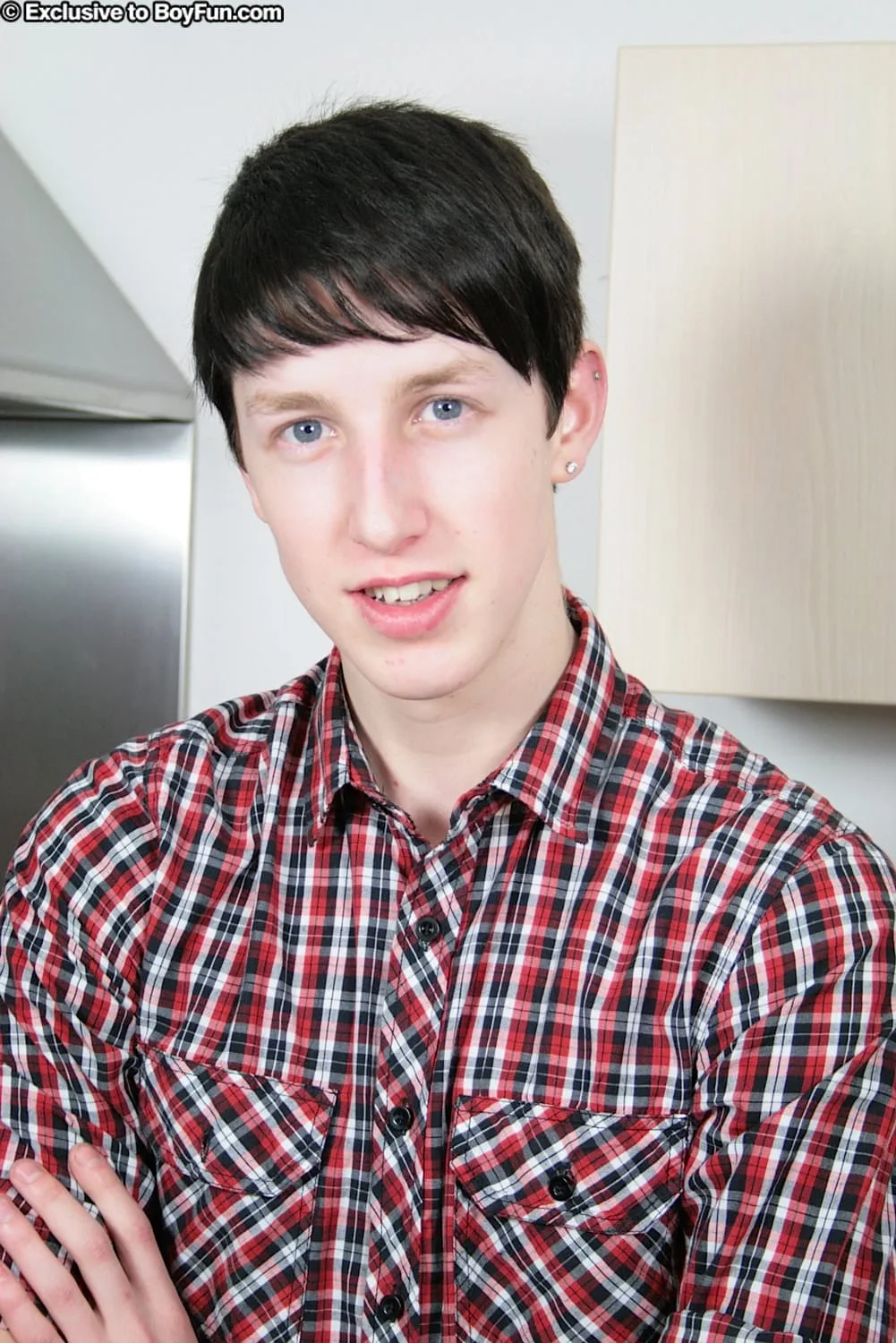 Young gay Adam Waite strokes his uncut cock to a full erection & cums — Editors’ Pick