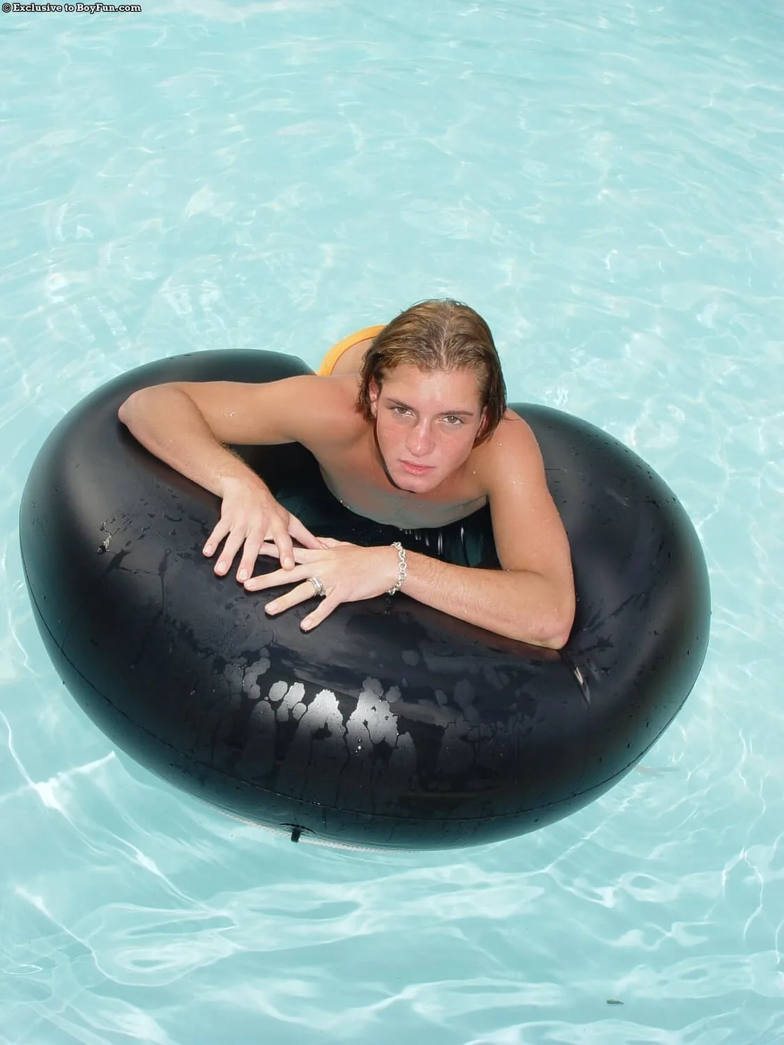 Kinky petite gay Dustin Daniels doffs his swimming undies and flaunts his dick — Featured