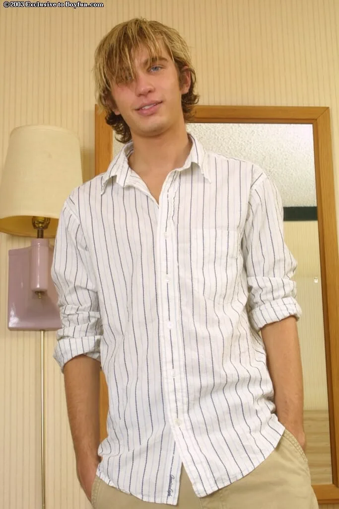 Explore: Blond gay Aden shows his skinny body and masturbates in a solo show