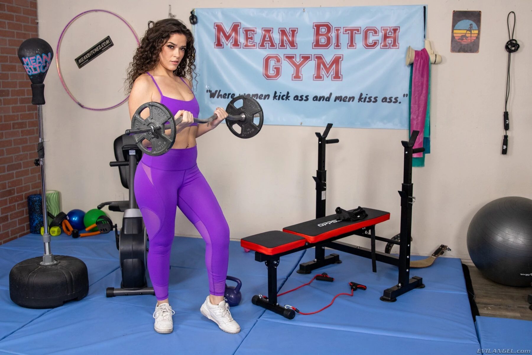 Thư viện quần legging 149 – Gái xinh mông to, tóc nâu