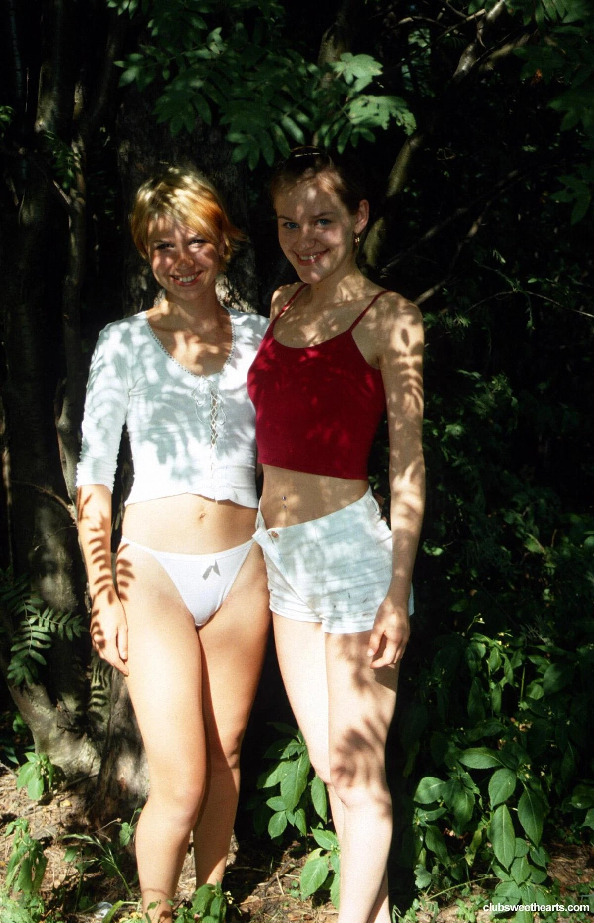 Sweethearts Angie H Laura F Adult Prime Club – Cặp teen tóc vàng ngực bự lesbian ngoài trời